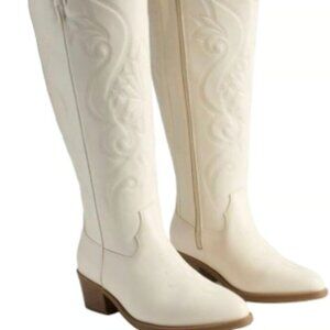 NWT TORRID Western Knee Boot Extra Wide Calf White Size 7 Country 2" Heel